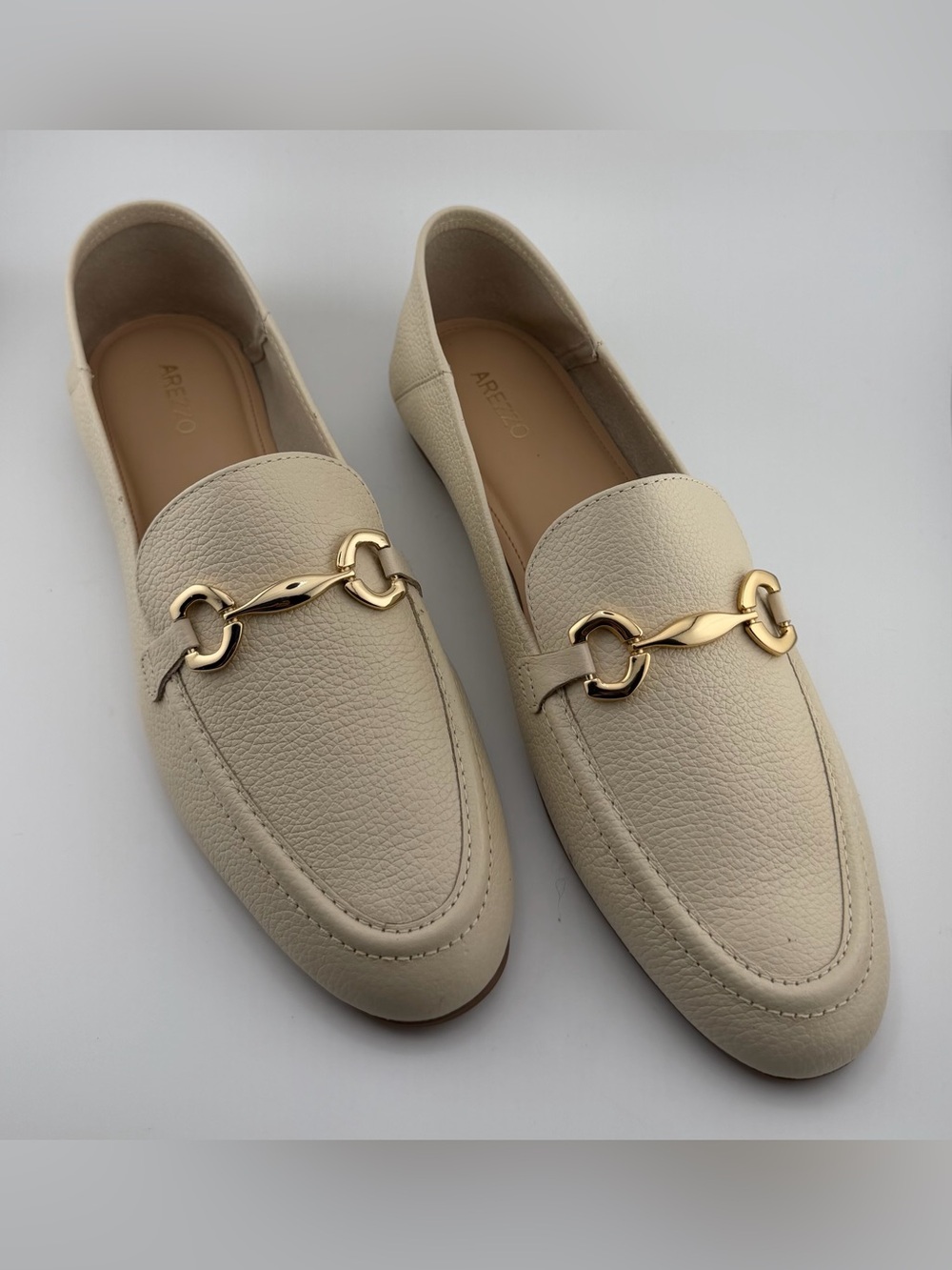 Arezzo Emma Leather Loafers Women’s 9B Ivory Cream Gold Horsebit New in Box